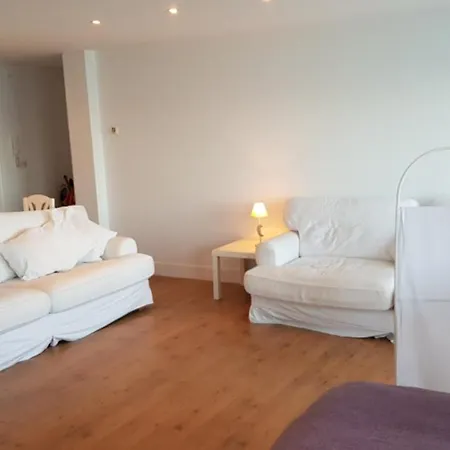 Appartement Inviting Double-Bed Apartment In Muros