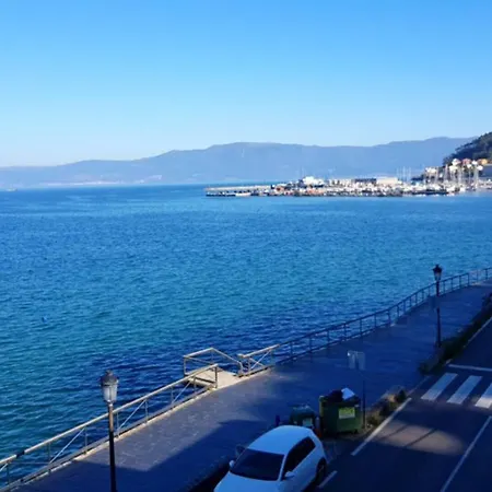 Appartement Inviting Double-Bed Apartment In Muros *