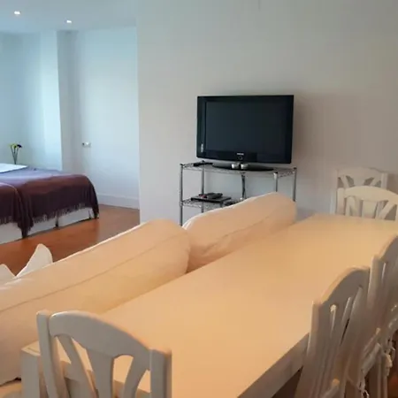 Inviting Double-Bed Apartment In Muros Appartement *